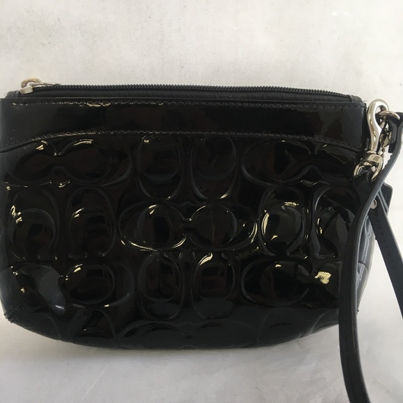 Coach Embossed Patent Leather Medium Black Wrislet - Picture 2 of 6